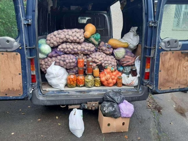 Волинські капелани передали продукти госпіталю ветеранів війни. ФОТО