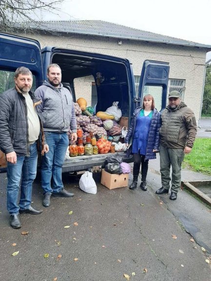 Волинські капелани передали продукти госпіталю ветеранів війни. ФОТО