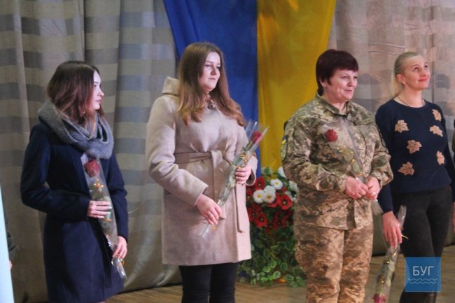 У Володимирі-Волинському урочисто вітали військових, які повернулися з ООС