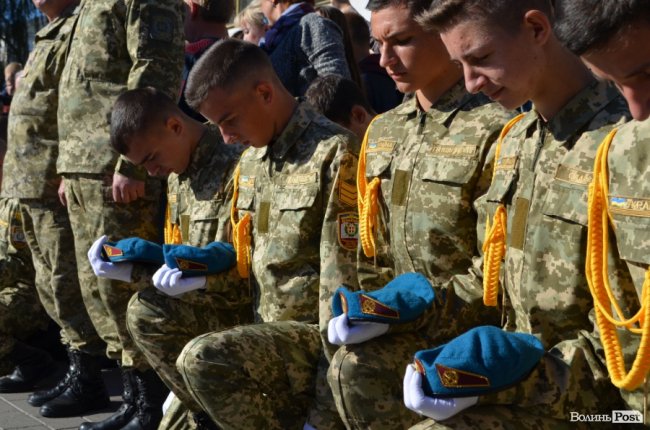 «Нам є що захищати»: урочиста посвята ліцеїстів у Луцьку.  ФОТО