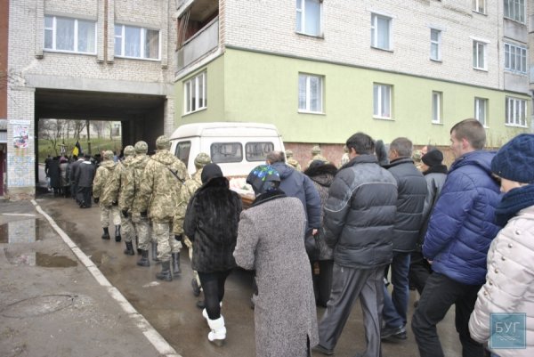 У Нововолинську попрощалися з бійцем «Азову» Василем Касьяном. ФОТО