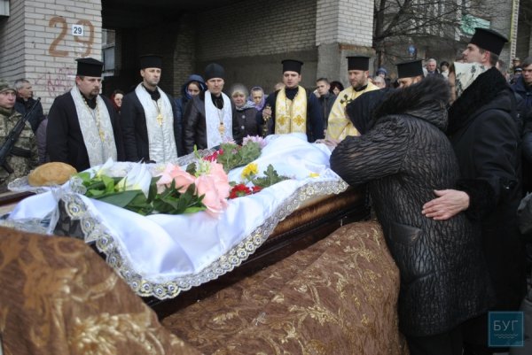 У Нововолинську попрощалися з бійцем «Азову» Василем Касьяном. ФОТО