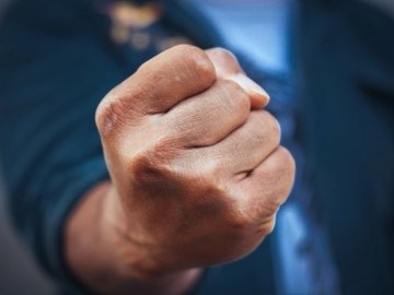 На Рівненщині сімейний насильник завдав смертельні удари своїй співмешканці