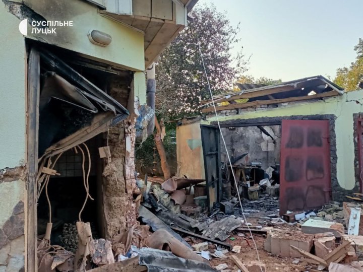 Показали руйнування на одній із вулиць Луцька після російського обстрілу. ФОТО