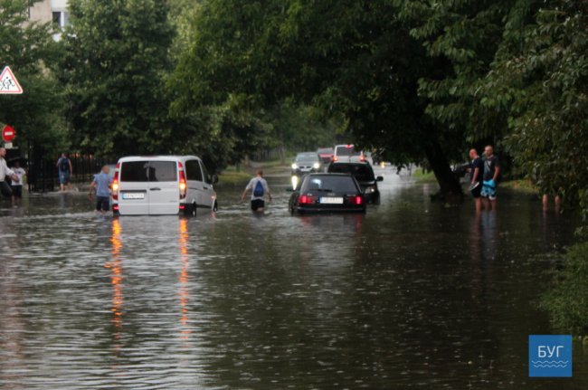 Володимир-Волинський затопило через зливу. ФОТО