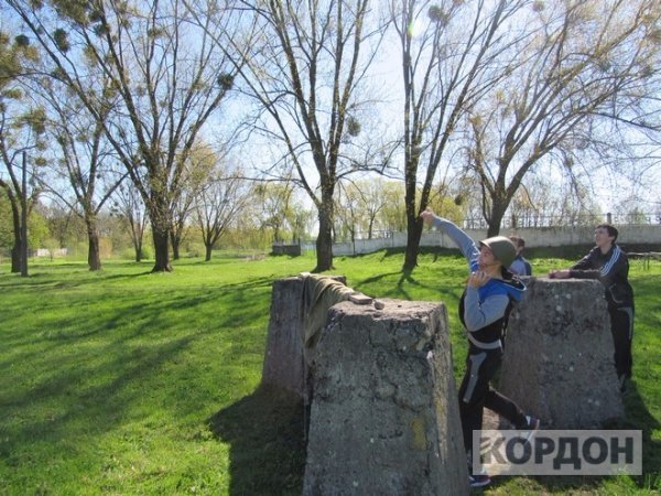 На Волині юнаків готують до бою. ФОТО