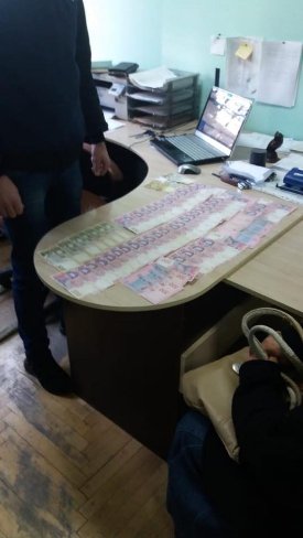 На Волині затримали жінку, яка за 15 тисяч хотіла «порішати» з прокурором. ФОТО