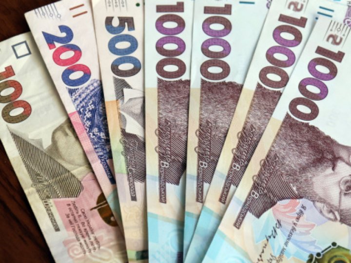 Середня зарплата в Україні перевищила 27 тисяч: де і кому платять найбільше