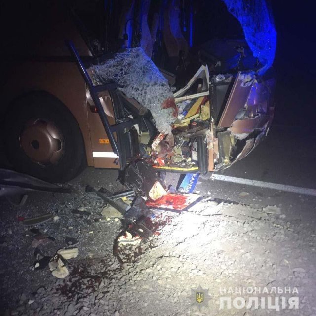 За кермом вантажівки, яка зіткнулась із автобусом «Київ-Варшава», був 26-річний волинянин 