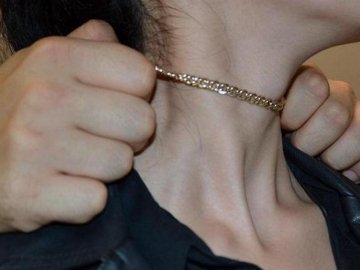 Жителя Луцька, який грабував жінок у Львові, заарештували