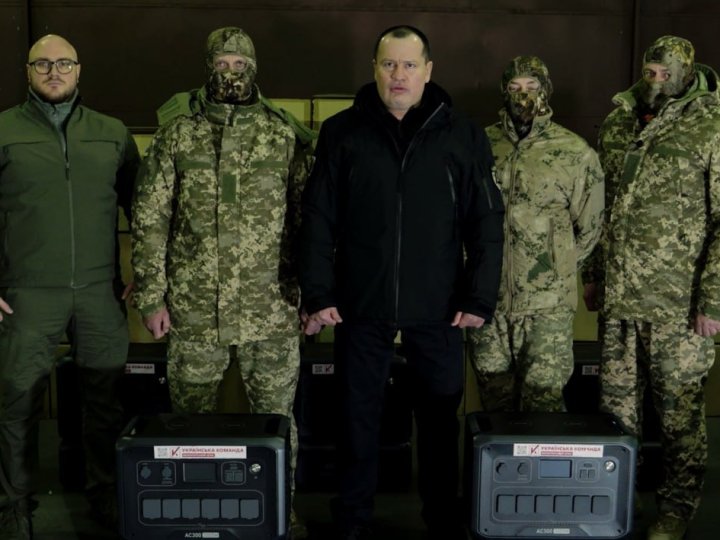 Спецпідрозділ ССО «Рейнджер» отримав партію потужних зарядних станцій від волонтерів «Української команди»