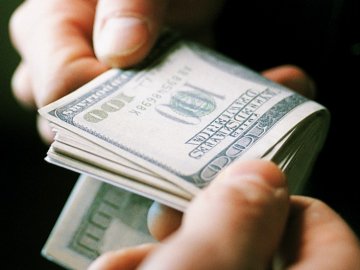 У Володимирі-Волинському невідомі обікрали квартиру на півтори тисячі доларів