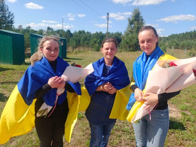 Деякі були у полоні ще з 2014-го: Україна звільнила ще 33 захисників та 51 цивільного