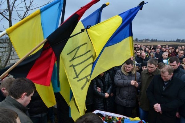Як Нововолинськ поховав Героя Майдану. ФОТО