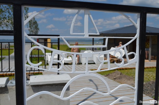 Облаштування набережної біля Світязю: останні штрихи перед стартом сезону. ФОТО