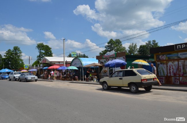 Облаштування набережної біля Світязю: останні штрихи перед стартом сезону. ФОТО