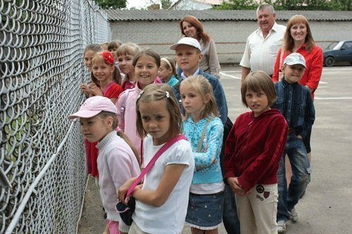 Школярів Луцька познайомили з чотирилапими «міліціонерами»