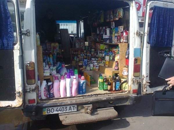 Луцькі муніципали ловили незаконних торговців. ФОТО