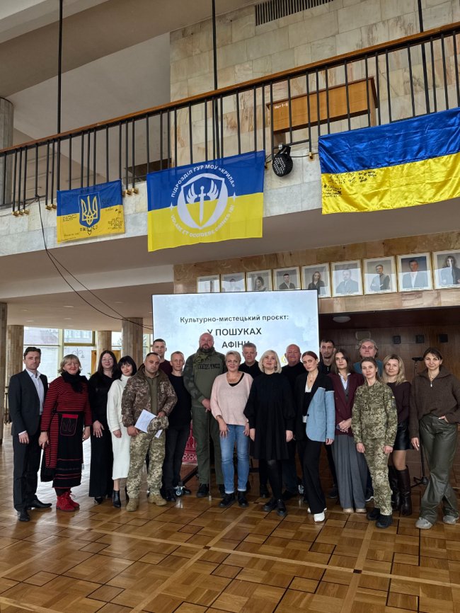 Історія мами експолоненого морпіха з Луцька стала сюжетом для вистави: як у Волинському драмтеатрі готуються до прем'єри