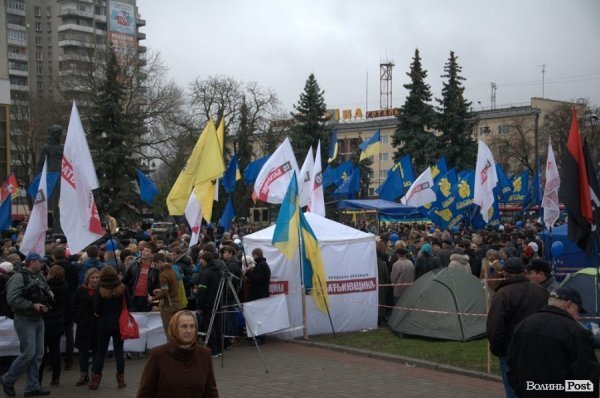 Народне віче «За європейську Україну!» в Луцьку. ФОТО