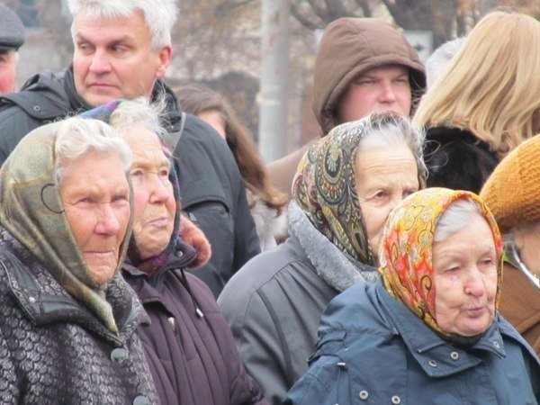 У Луцьку поклали квіти до пам’ятника першому Президенту України. ФОТО