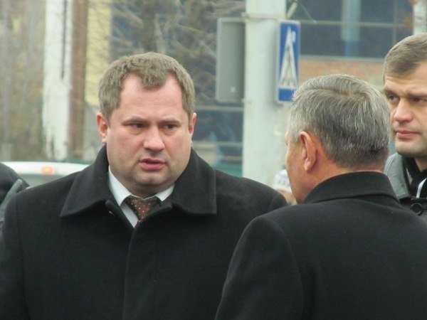 У Луцьку поклали квіти до пам’ятника першому Президенту України. ФОТО