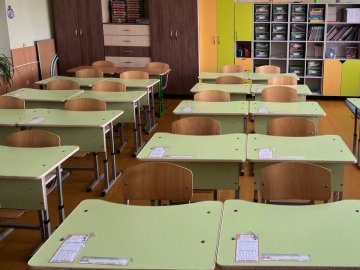 Хворіють вчителі та учні: дві школи і понад 20 класів на Волині вчаться онлайн