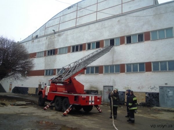 У луцькому кінотеатрі «Промінь» ‒ пожежа. ФОТО. ВІДЕО