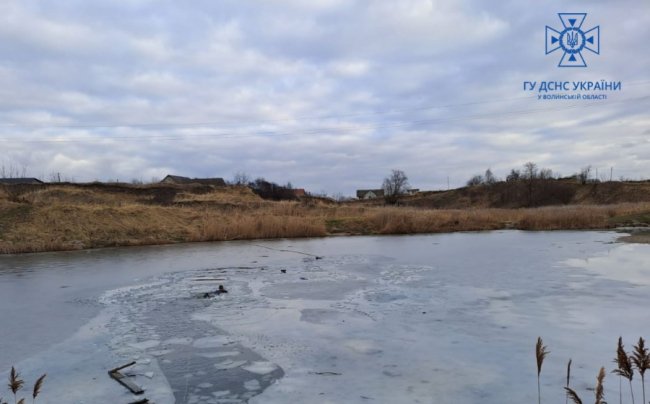 На Волині на кризі загинула дитина, ще двох врятували. ФОТО. ОНОВЛЕНО