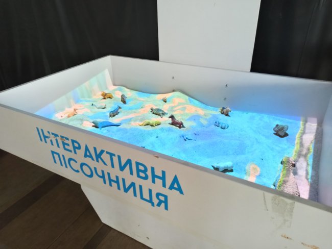 До кінця березня в «ПортCity» працюватиме виставка «Місто роботів»*