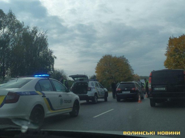 Під Луцьком в аварії зіткнулись 5 автівок, рух трасою – ускладнений. ФОТО. ВІДЕО