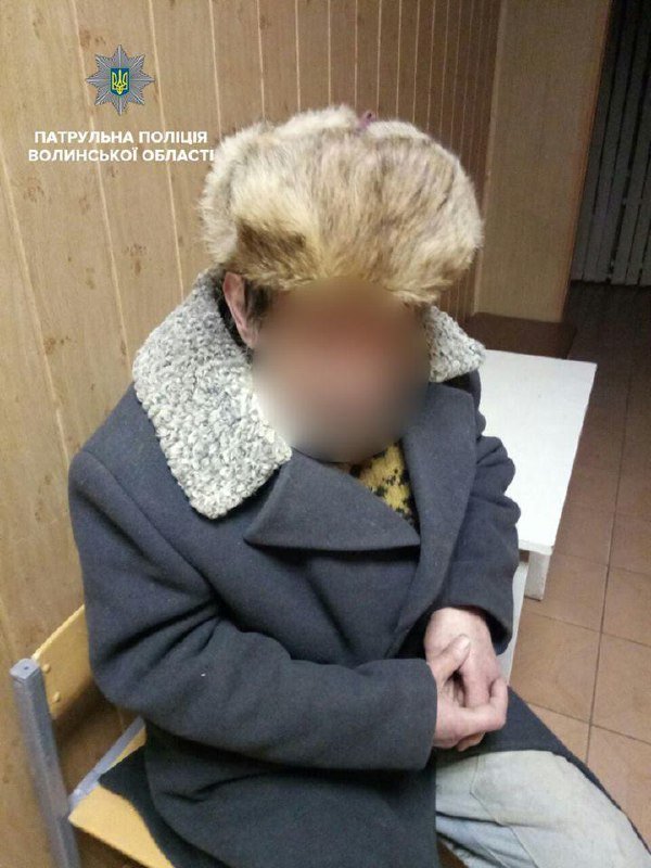 Луцькі патрульні врятували дідуся 