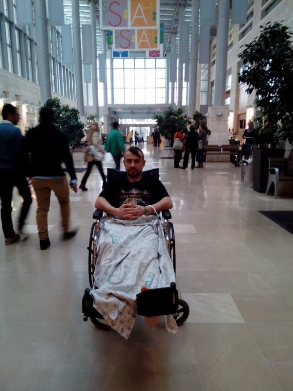 Герой з Волині, який лікується в Ізраїлі, зміг стати на ноги. ФОТО