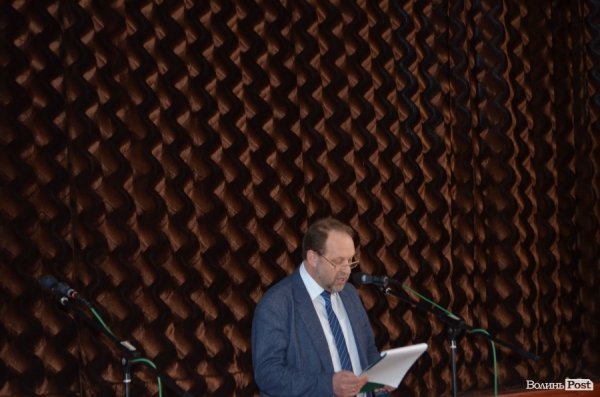 Луцькі школярі зустріли гостей з Волновахи. ФОТО