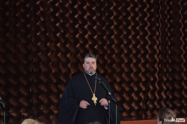 Луцькі школярі зустріли гостей з Волновахи. ФОТО