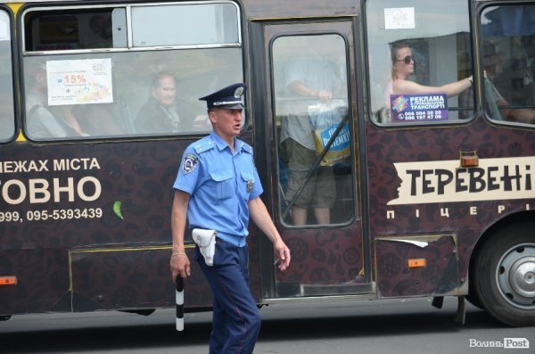 У Луцьку в аварії «знесло» півавто: водій у важкому стані. ФОТО 