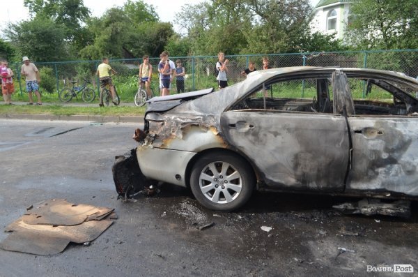 У Луцьку вщент згорів автомобіль.ФОТО