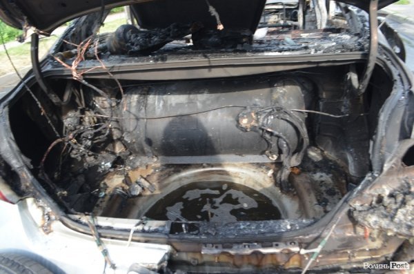 У Луцьку вщент згорів автомобіль.ФОТО