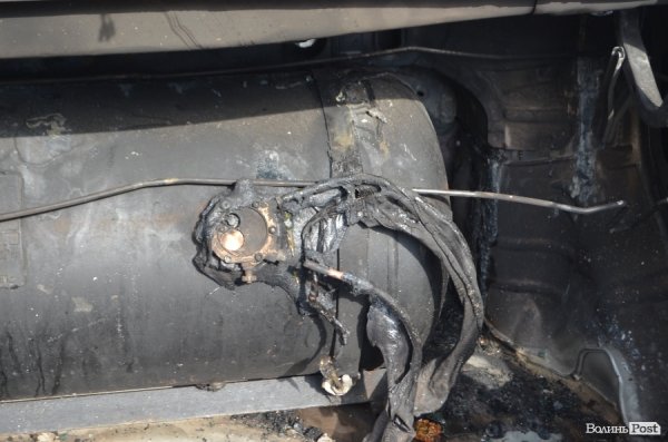 У Луцьку вщент згорів автомобіль.ФОТО