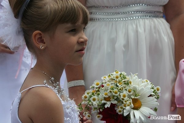 Парад наречених у Луцьку. ФОТО