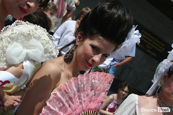Парад наречених у Луцьку. ФОТО