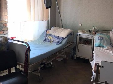 «Там померти страшно», - лучанка про палату в обласній лікарні. ФОТО