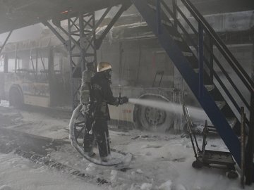 У Миколаєві горіло тролейбусне депо