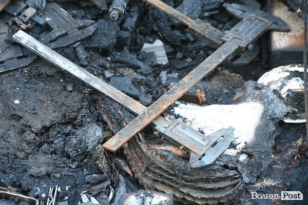 У центрі Луцька згоріла унікальна колекція книг. Власник підозрює підпал. ФОТО