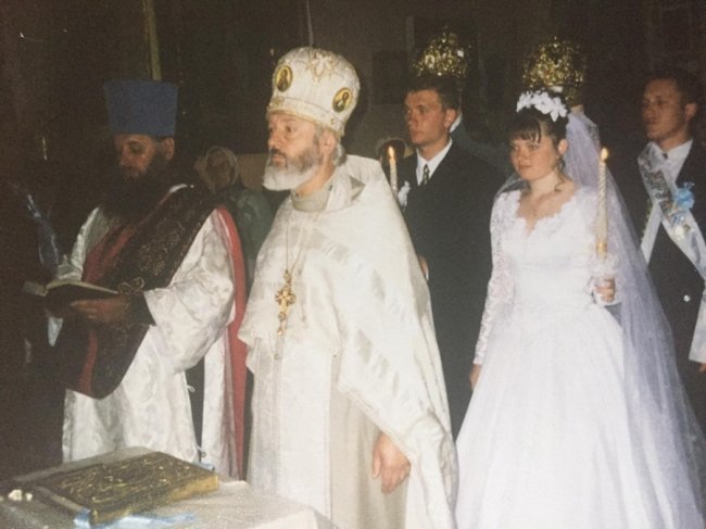  «Одружився з найчарівнішою»: священик з Волині зворушливо привітав дружину з річницею весілля