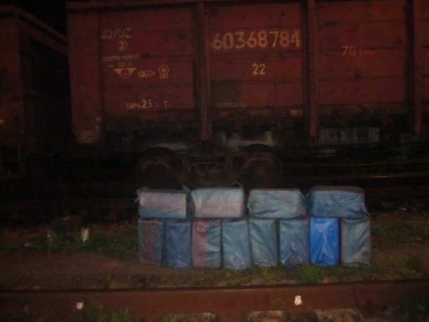 На Волині службовий собака допоміг виявити у вагоні потяга контрабанду