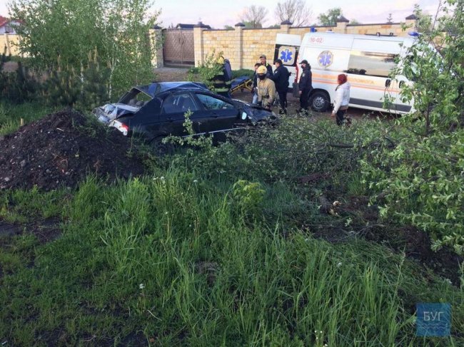 На Волині на відремонтованій трасі авто злетіло в кювет: деталі аварії. ФОТО