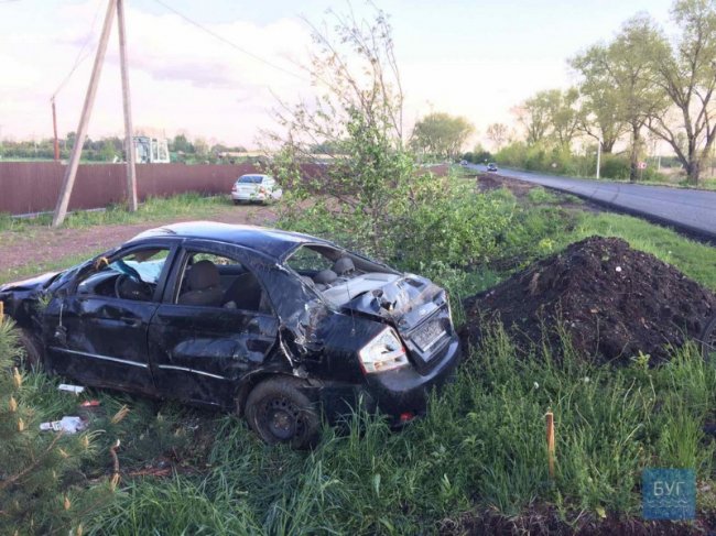 На Волині на відремонтованій трасі авто злетіло в кювет: деталі аварії. ФОТО