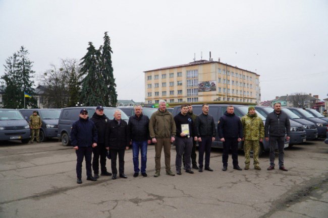 На Волині військовим передали 50 автомобілів