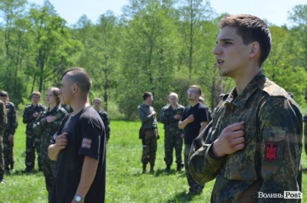 Дві сотні юнаків і дівчат «зникли» у волинських лісах на три дні. ФОТО. ВІДЕО